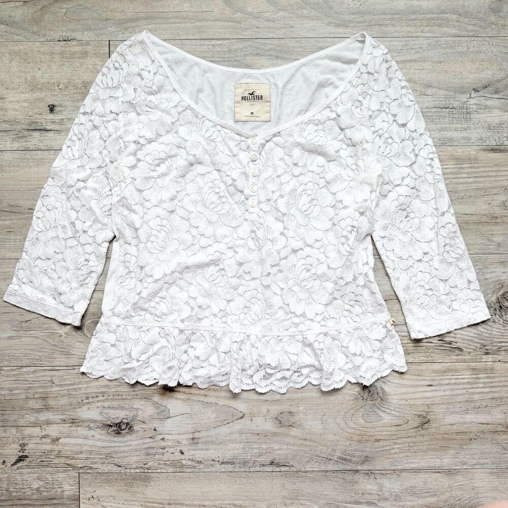 Hollister Y2K White Lace Peplum Top Size Medium Romantic Coquette Fairy Blouse